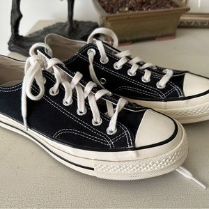 Chuck Taylor converse size 5 1/2 men’s